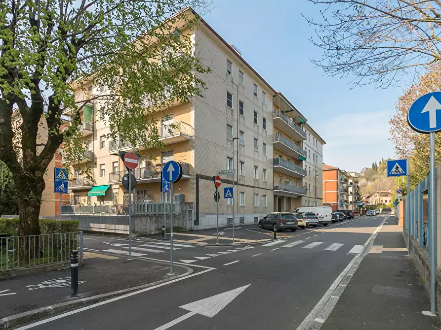 Immagine 27 di Appartamento in vendita  in VIA SYLVA 5 a Bergamo