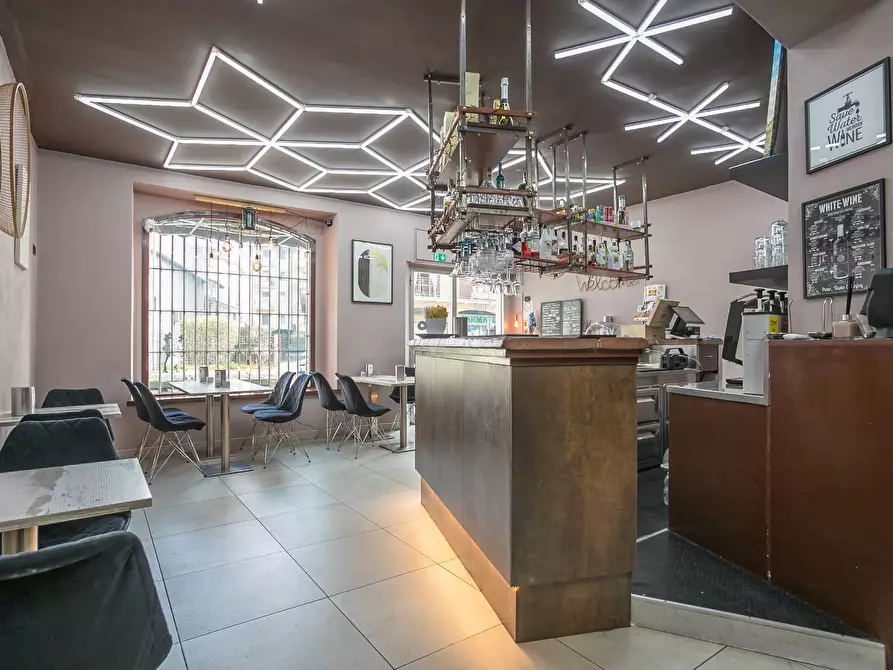 Immagine 7 di Bar / Ristorante in vendita  in via marconi a Seriate