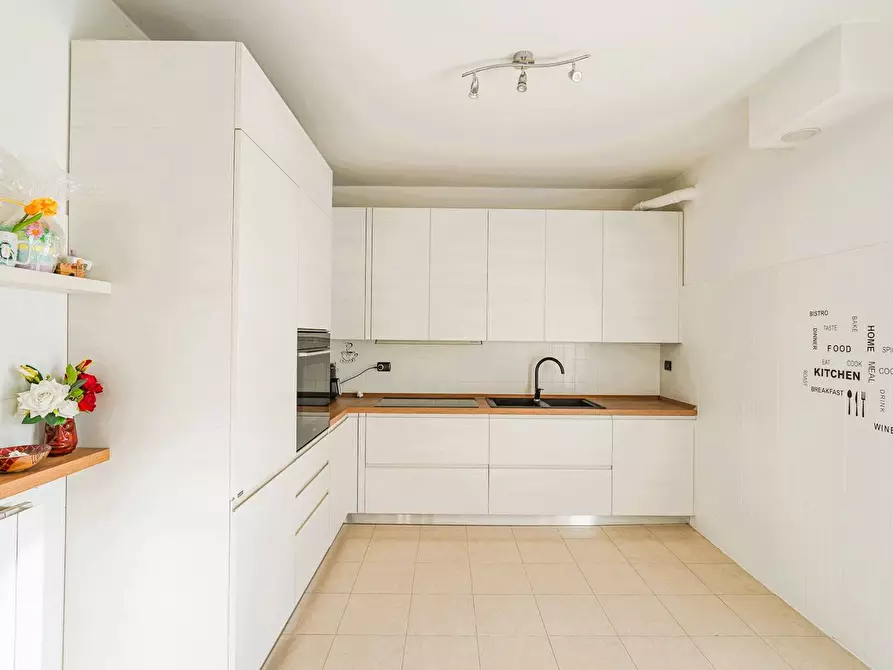 Immagine 8 di Appartamento in vendita  in VIA FRATELLI RIPAMONTI 4 a Almenno San Bartolomeo