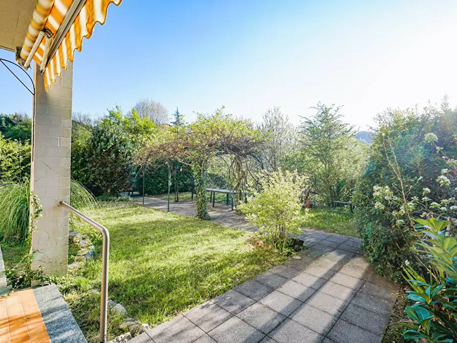 Immagine 30 di Appartamento in vendita  in VIA FRATELLI RIPAMONTI 4 a Almenno San Bartolomeo