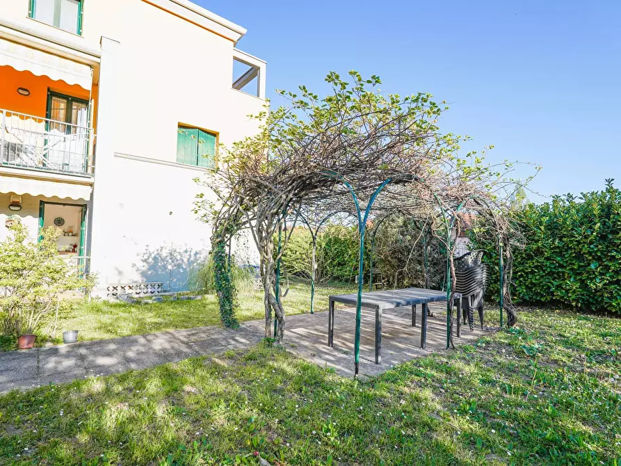 Immagine 33 di Appartamento in vendita  in VIA FRATELLI RIPAMONTI 4 a Almenno San Bartolomeo