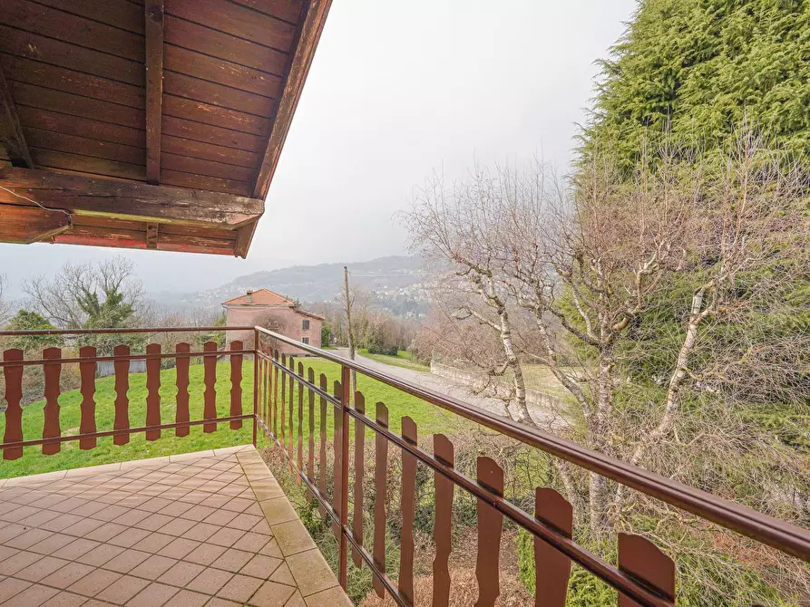 Immagine 31 di Villa in vendita  in via damiano chiesa 57 a Almenno San Bartolomeo