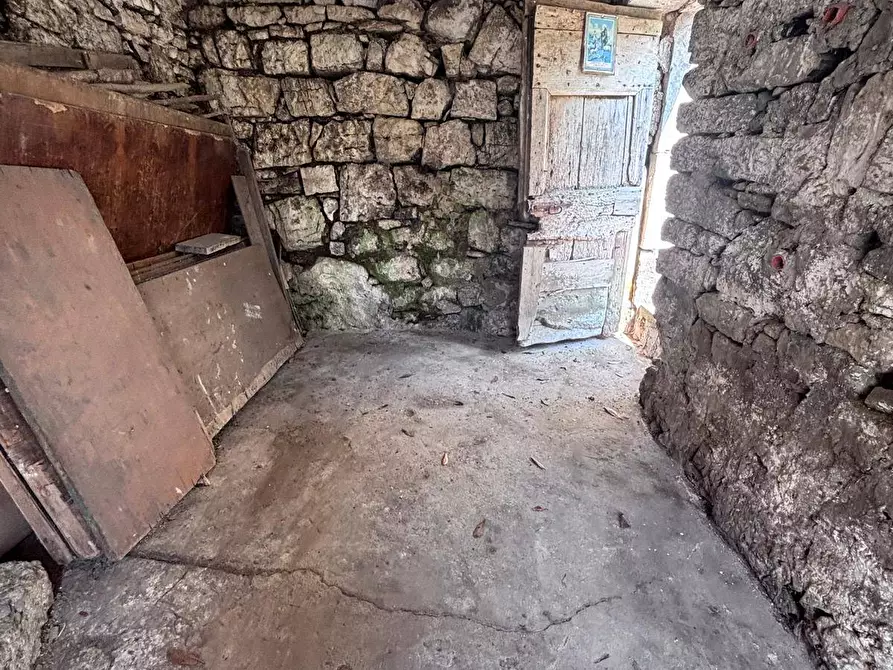 Immagine 23 di Rustico / casale in vendita  in VIA DON CORTINOVIS NN a Val Brembilla