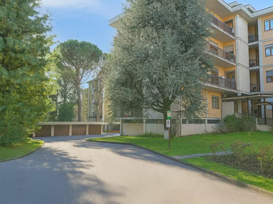 Immagine 18 di Appartamento in vendita  in VIA GIORDANO 6 a Bergamo