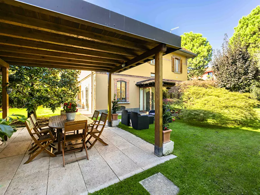 Immagine 2 di Casa indipendente in vendita  a Bergamo