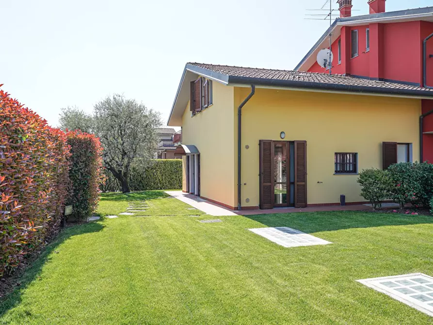 Immagine 56 di Villetta a schiera in vendita  in FERMI 18 a Terno D'isola