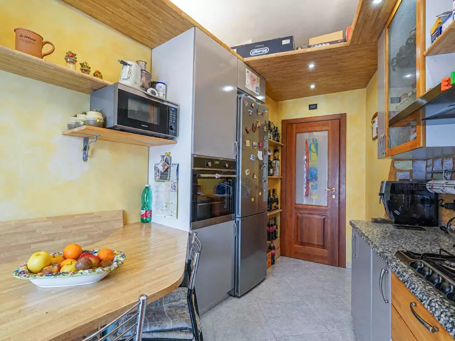 Immagine 3 di Appartamento in vendita  in Via Elba 5 a Bergamo