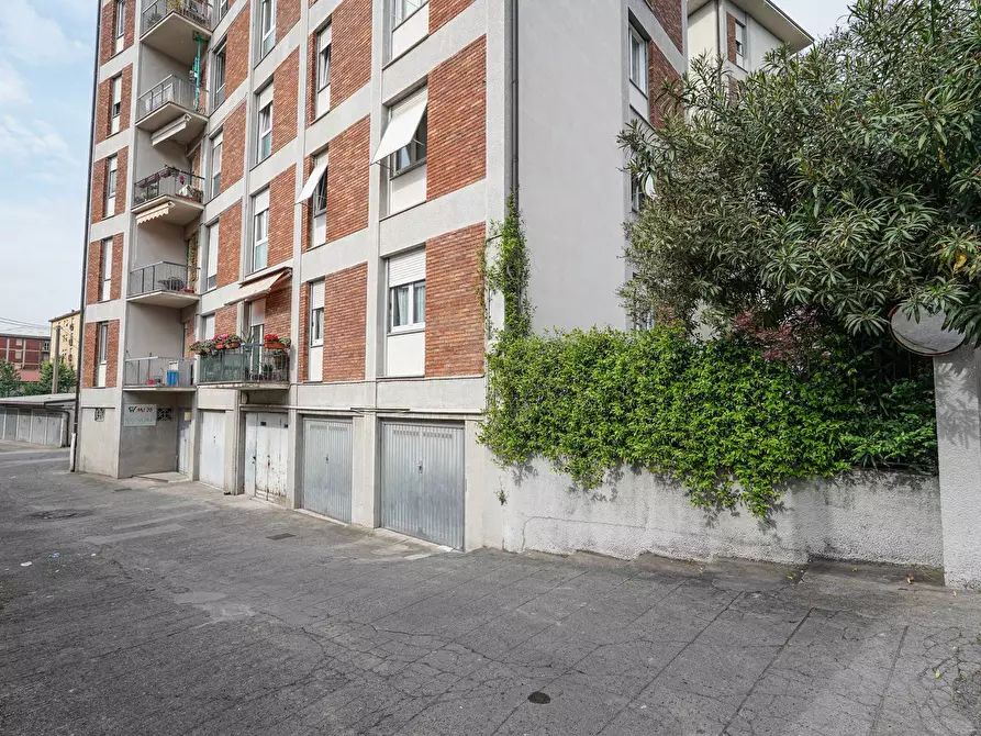 Immagine 37 di Appartamento in vendita  in Via Elba 5 a Bergamo