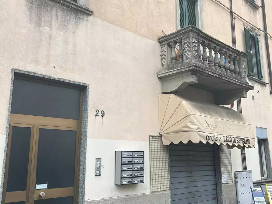 Immagine 3 di Appartamento in vendita  a Bergamo