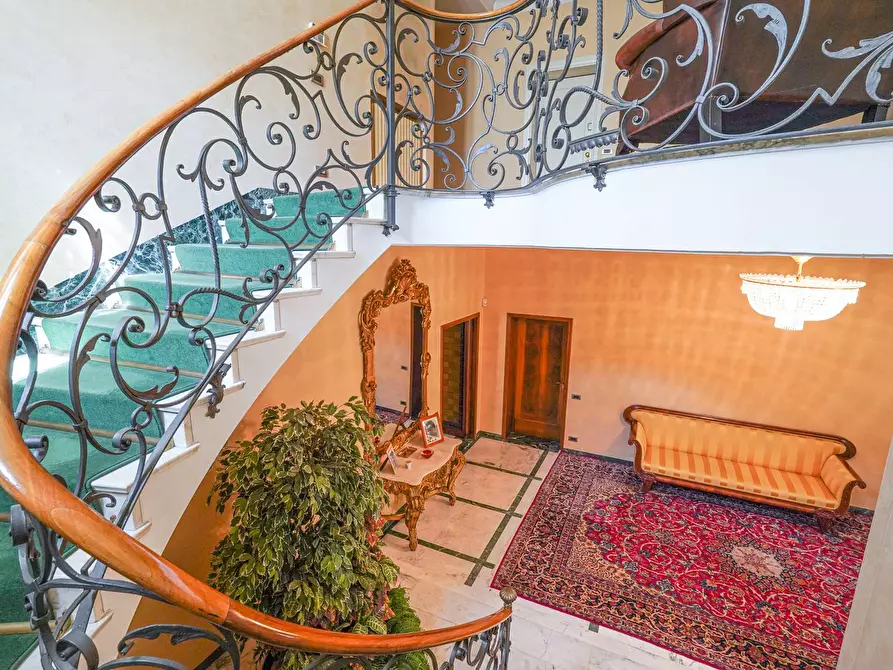 Immagine 10 di Villa in vendita  in Via Gaetano Donizetti 125 a Brembate Di Sopra
