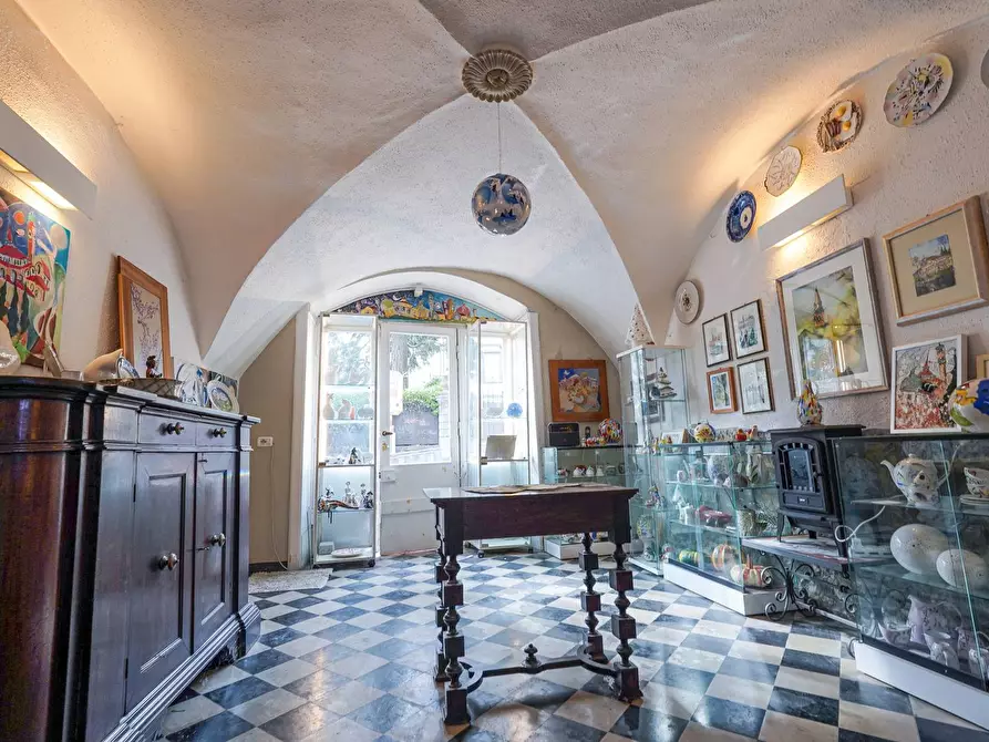 Immagine 5 di Negozio in vendita  in Via Porta Dipinta 24 a Bergamo