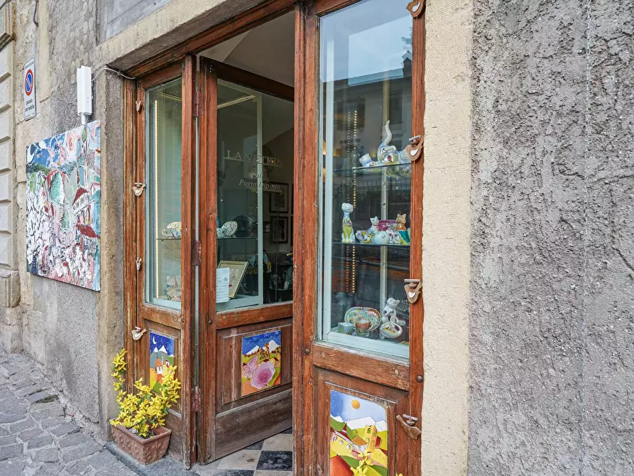 Immagine 9 di Negozio in vendita  in Via Porta Dipinta 24 a Bergamo