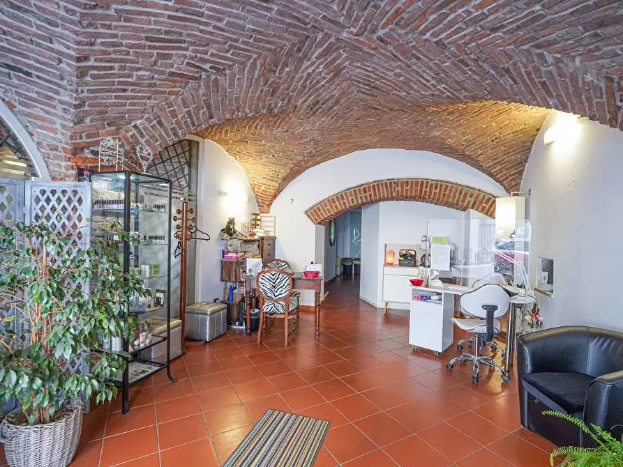 Immagine 6 di Locale commerciale in vendita  in via Borgo palazzo 13 a Bergamo