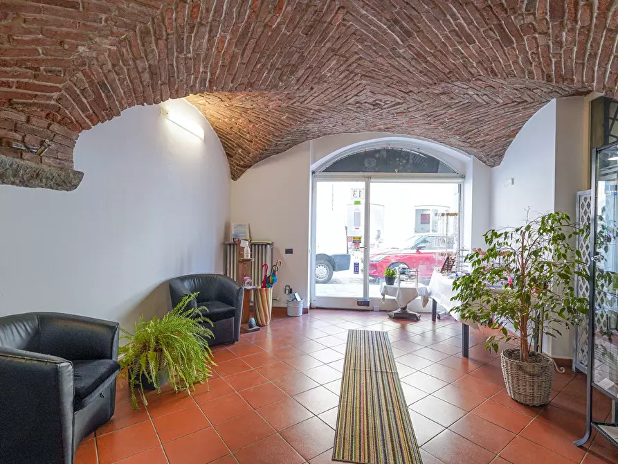 Immagine 9 di Locale commerciale in vendita  in via Borgo palazzo 13 a Bergamo