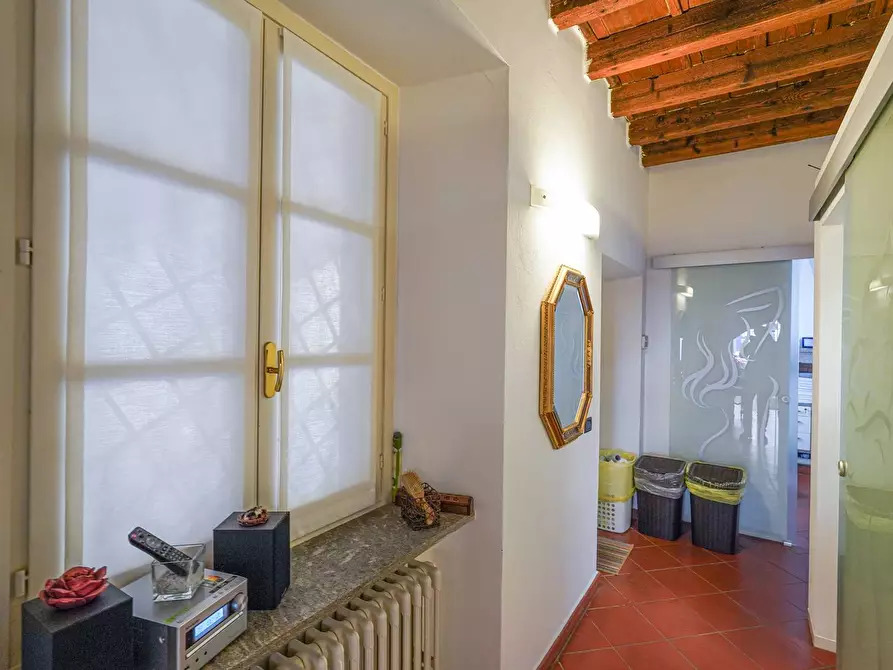 Immagine 10 di Locale commerciale in vendita  in via Borgo palazzo 13 a Bergamo