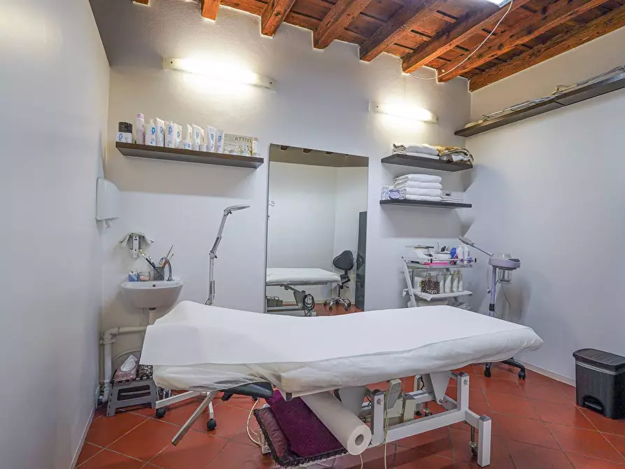 Immagine 11 di Locale commerciale in vendita  in via Borgo palazzo 13 a Bergamo