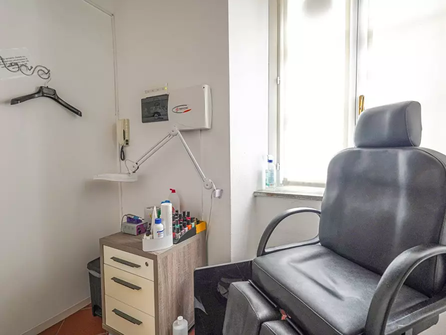 Immagine 15 di Locale commerciale in vendita  in via Borgo palazzo 13 a Bergamo