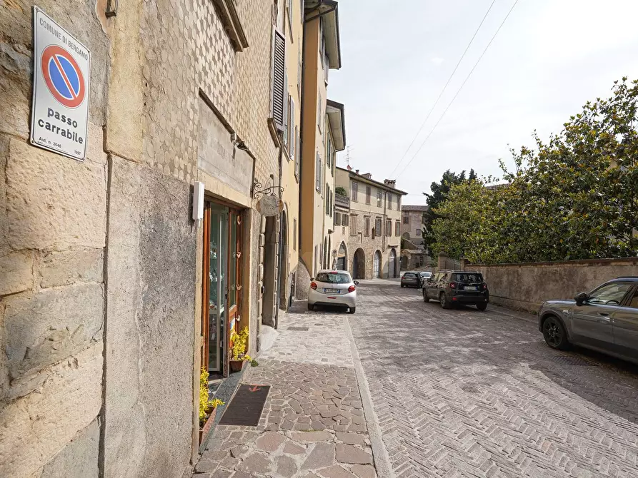 Immagine 32 di Negozio in vendita  in Via Porta Dipinta 24 a Bergamo