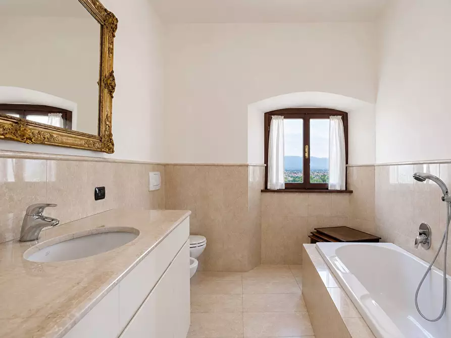 Immagine 32 di Appartamento in vendita  in Via San Matteo Alla Benaglia 24 a Bergamo