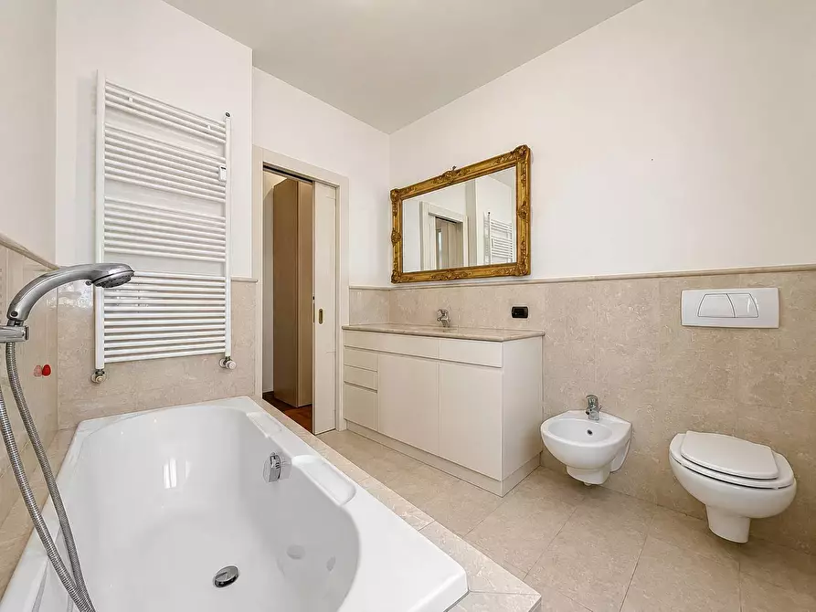 Immagine 33 di Appartamento in vendita  in Via San Matteo Alla Benaglia 24 a Bergamo