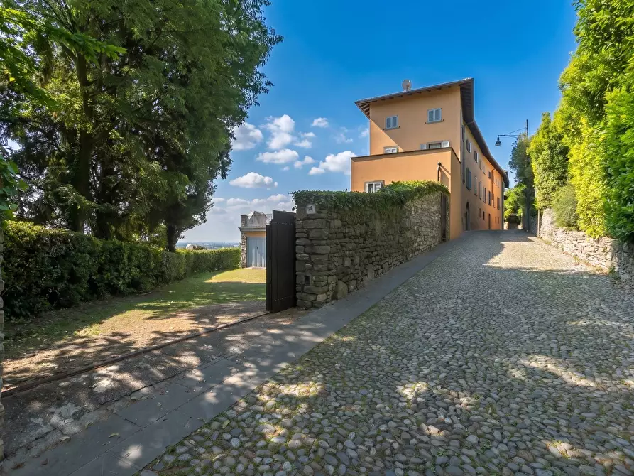 Immagine 36 di Appartamento in vendita  in Via San Matteo Alla Benaglia 24 a Bergamo