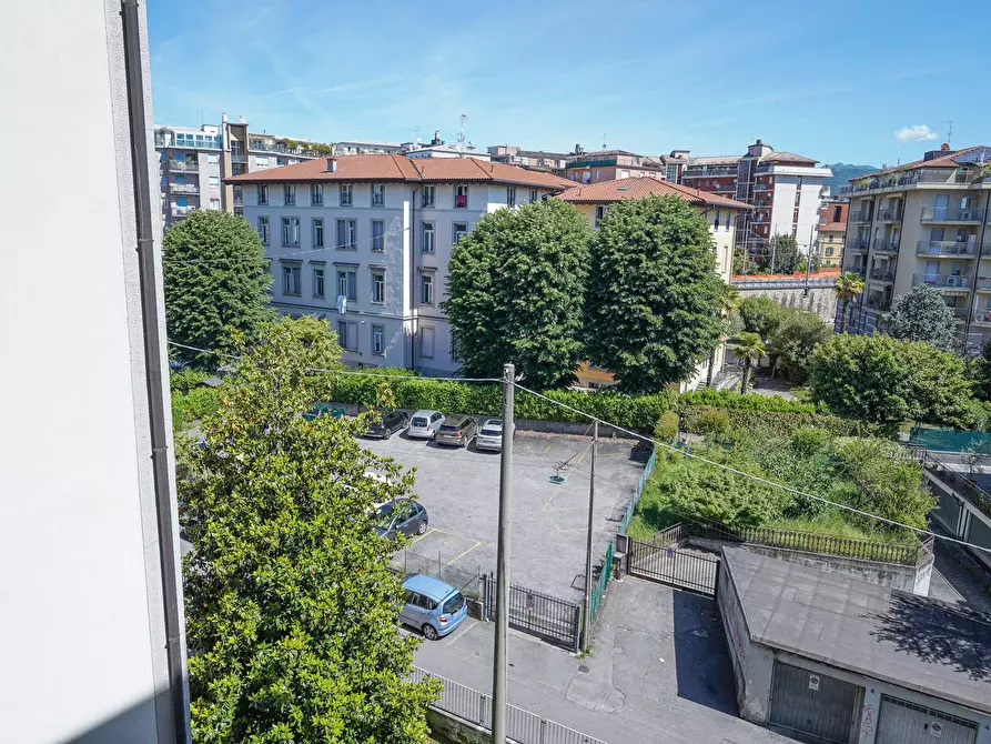 Immagine 40 di Appartamento in vendita  in Via Elba 5 a Bergamo