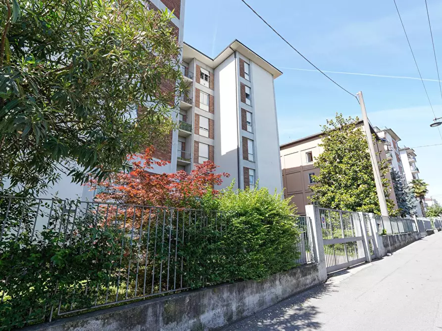 Immagine 34 di Appartamento in vendita  in Via Elba 5 a Bergamo