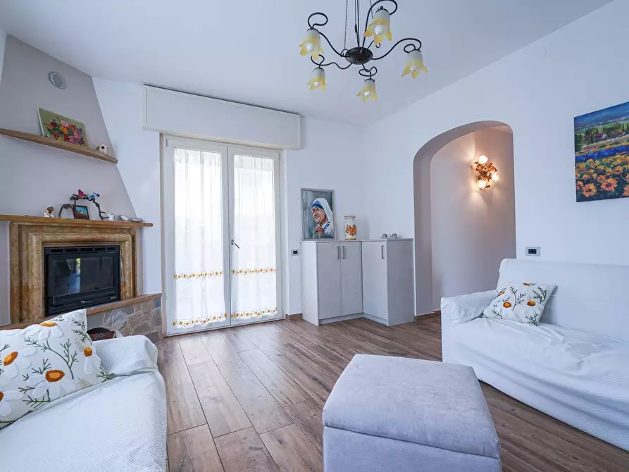 Immagine 14 di Villa in vendita  in VIA DIAZ 22 a Credaro