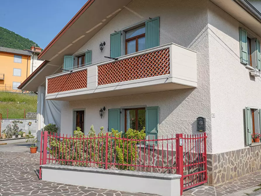 Immagine 3 di Villetta a schiera in vendita  in LEOPARDI 20 a Sant'omobono Terme