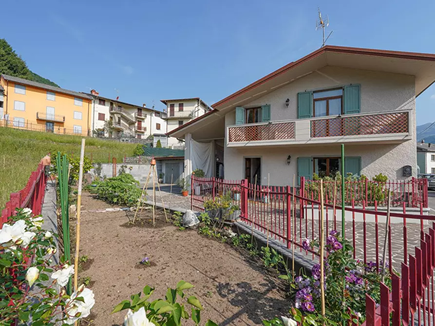 Immagine 4 di Villetta a schiera in vendita  in LEOPARDI 20 a Sant'omobono Terme