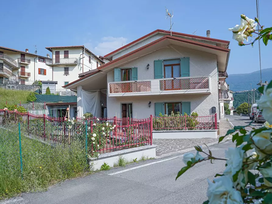 Immagine 5 di Villetta a schiera in vendita  in LEOPARDI 20 a Sant'omobono Terme