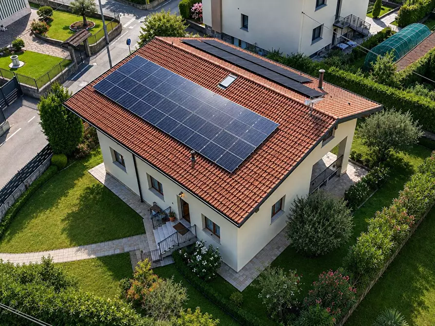 Immagine 1 di Villa in vendita  in VIA DIAZ 22 a Credaro