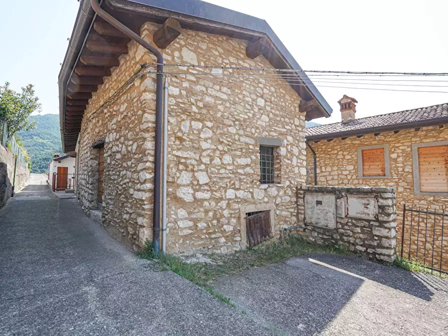 Immagine 5 di Rustico / casale in vendita  in BALDI 14 a Adrara San Martino