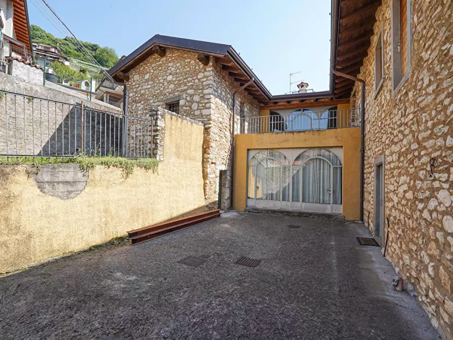 Immagine 7 di Rustico / casale in vendita  in BALDI 14 a Adrara San Martino