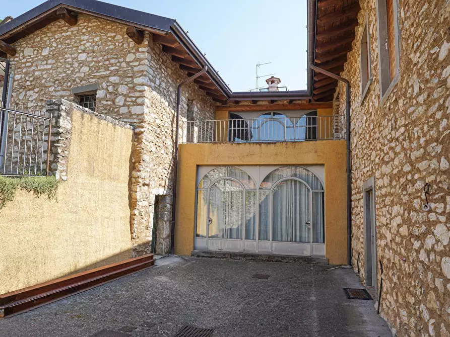 Immagine 8 di Rustico / casale in vendita  in BALDI 14 a Adrara San Martino
