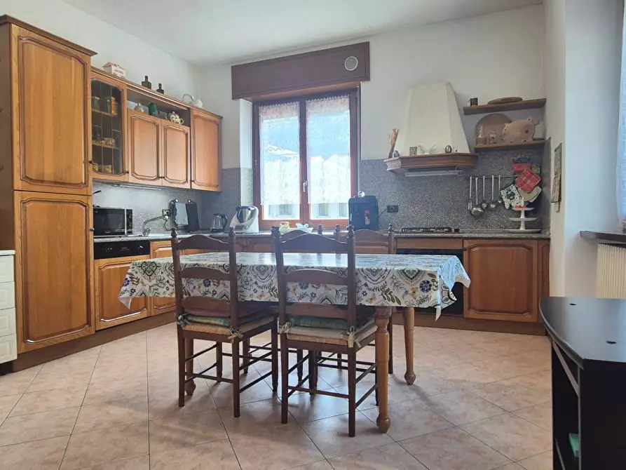 Immagine 11 di Casa indipendente in vendita  in Via Opifici 24 a Gandino