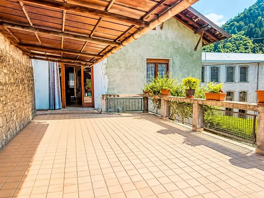Immagine 2 di Casa indipendente in vendita  in Via Opifici 24 a Gandino