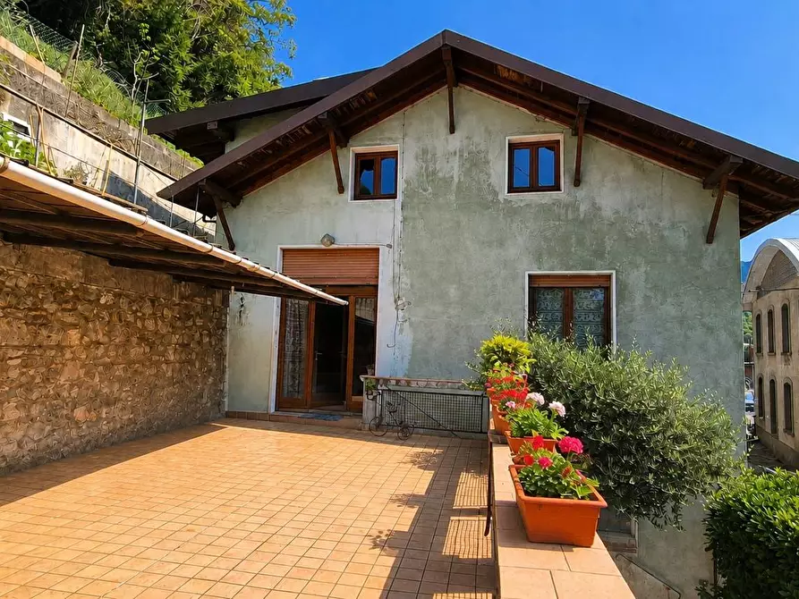 Immagine 1 di Casa indipendente in vendita  in Via Opifici 24 a Gandino