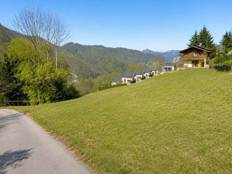 Immagine 1 di Terreno residenziale in vendita  in VIA CREMA a Selvino