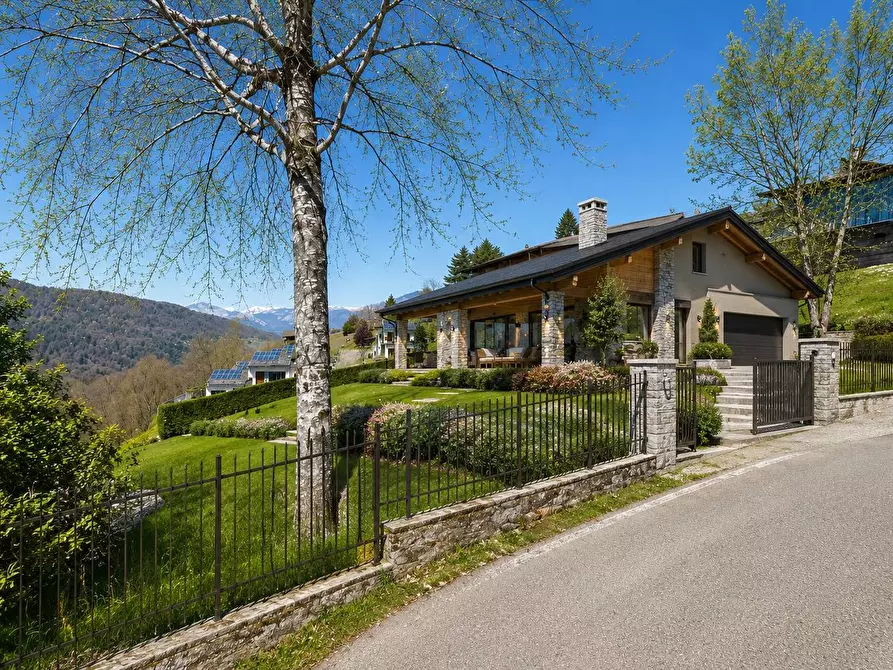 Immagine 3 di Terreno residenziale in vendita  in VIA CREMA a Selvino