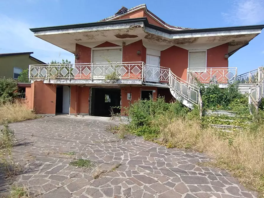 Immagine 1 di Villa in vendita  in VIA KOLBE 10 a Arcene