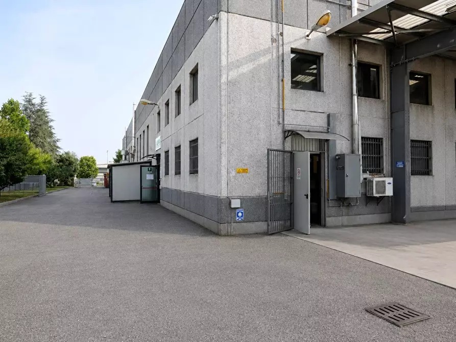 Immagine 8 di Capannone industriale in affitto  in Via giuseppe di vittorio 10 a Presezzo