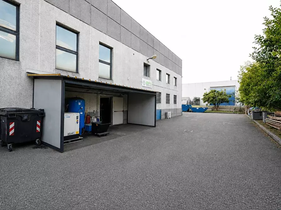 Immagine 9 di Capannone industriale in affitto  in Via giuseppe di vittorio 10 a Presezzo