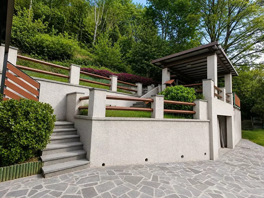 Immagine 4 di Villa in vendita  in VIA COLLE DI SOGNO a Carenno