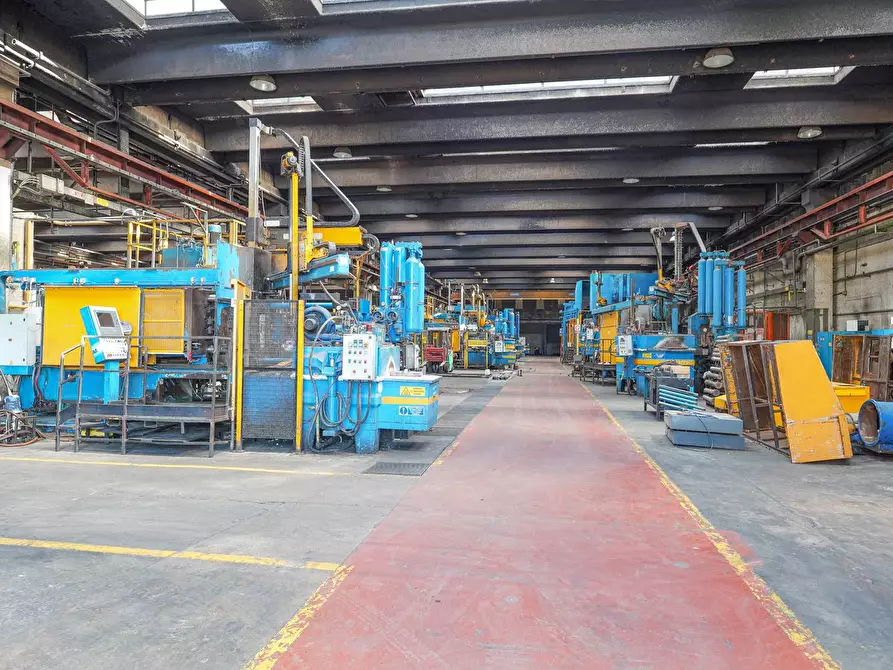 Immagine 3 di Capannone industriale in vendita  in via Bedesco 37 a Sotto Il Monte Giovanni Xxiii