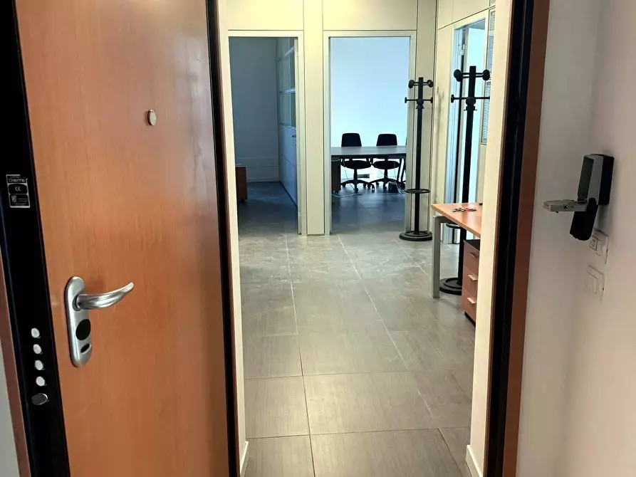 Immagine 22 di Ufficio in affitto  in Via Marco Biagi 95 a Almenno San Bartolomeo