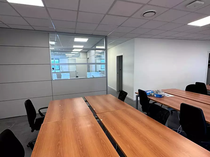 Immagine 12 di Ufficio in affitto  in Via Marco Biagi 95 a Almenno San Bartolomeo