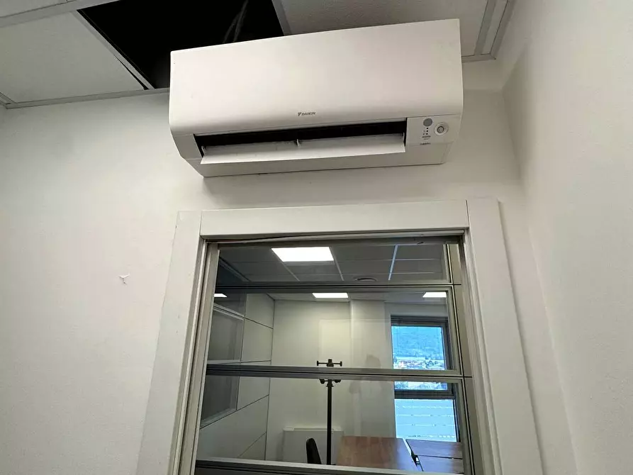 Immagine 29 di Ufficio in affitto  in Via Marco Biagi 95 a Almenno San Bartolomeo