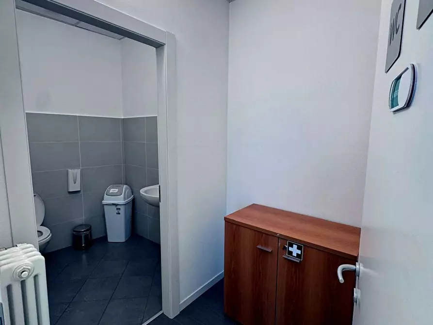 Immagine 27 di Ufficio in affitto  in Via Marco Biagi 95 a Almenno San Bartolomeo