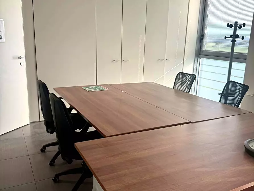 Immagine 16 di Ufficio in affitto  in Via Marco Biagi 95 a Almenno San Bartolomeo